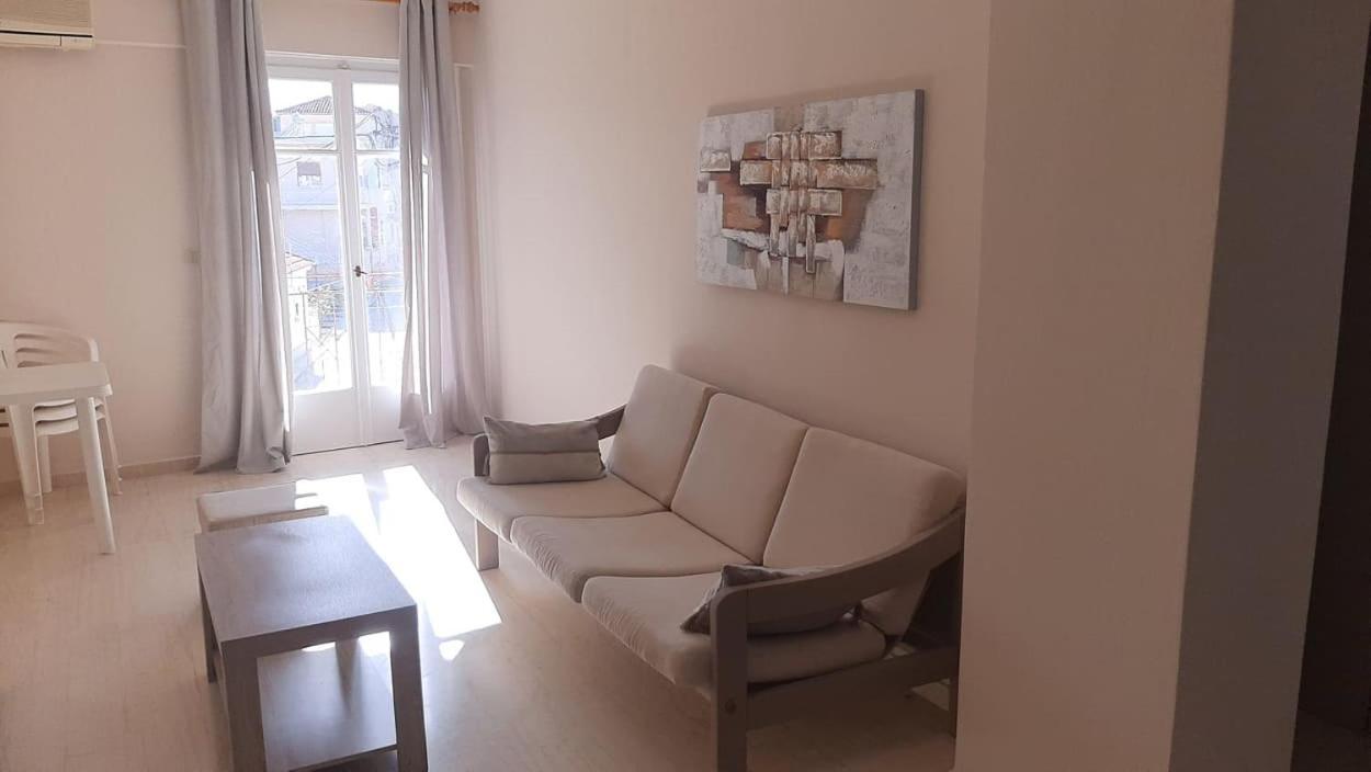 Tasias Apartments Lixouri Esterno foto