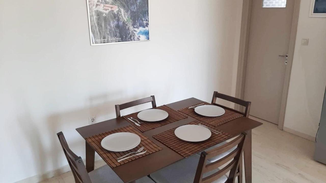 Tasias Apartments Lixouri Esterno foto