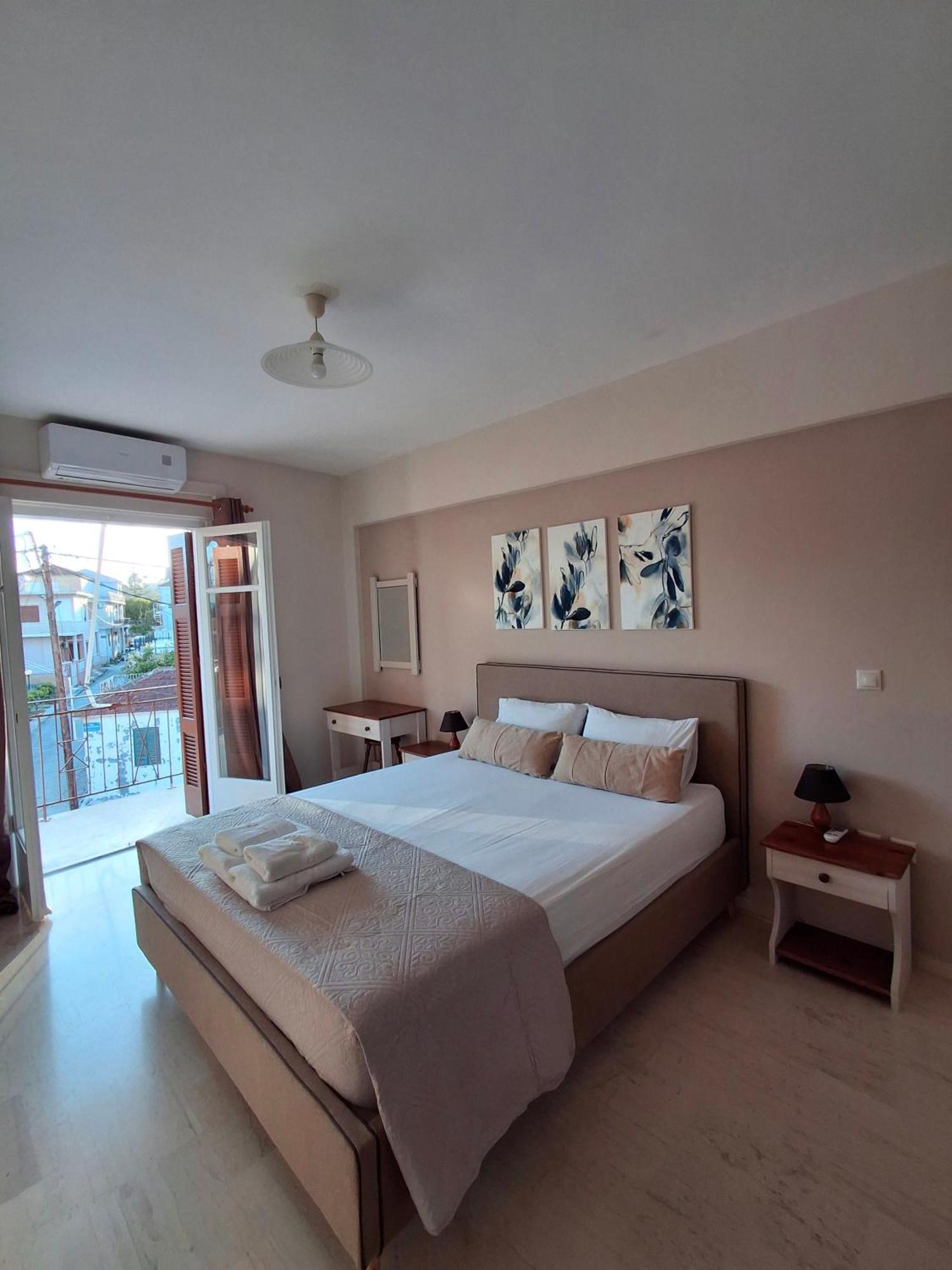 Tasias Apartments Lixouri Esterno foto